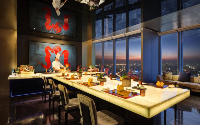 J Hotel, Shanghai Tower