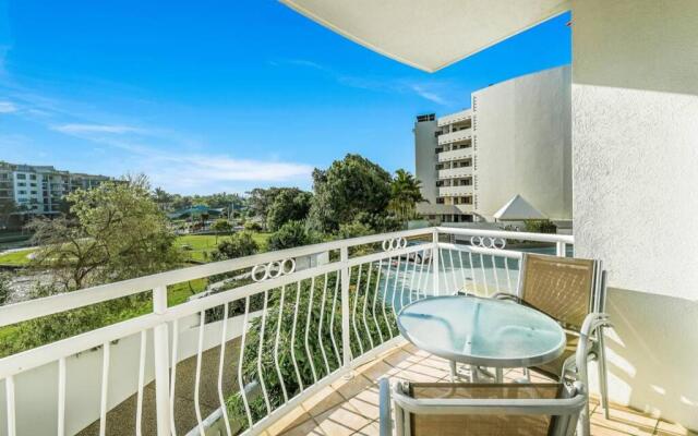 2 Bedroom Alex Unit - Ocean, Pool and Park Views