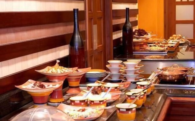 Villa Park Hotels