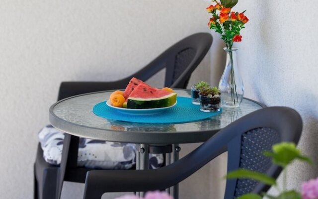 Enelani Apartments