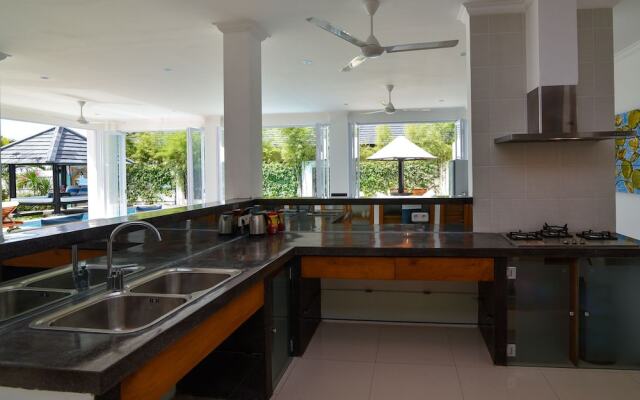 Villa Lovina Beach 2