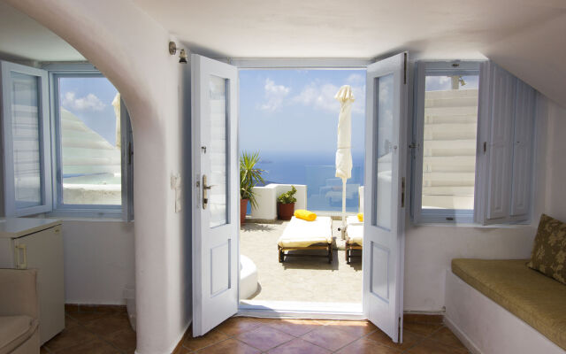 Pearl on the Cliff Hotel & Suites