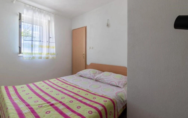 Branko - Large Terrace - H