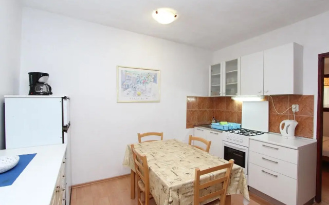 Apartments Lora