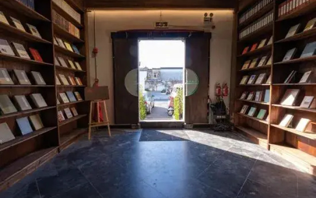 One read and one clean homestay