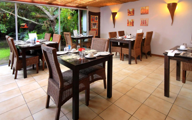 Thatchwood Country Lodge