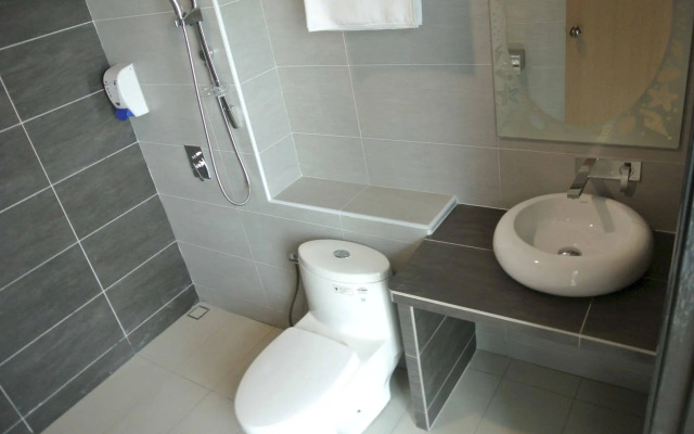 Super 8 Hotel @ Bayan Baru