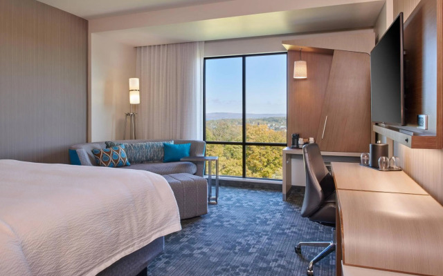 Courtyard Petoskey at Victories Square