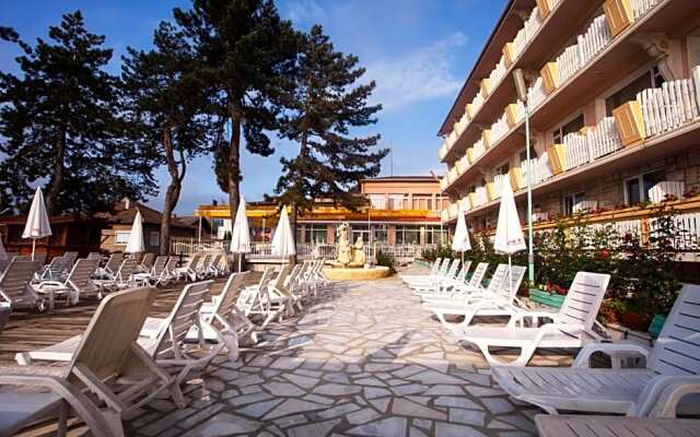 Balneo & SPA Hotel Aura