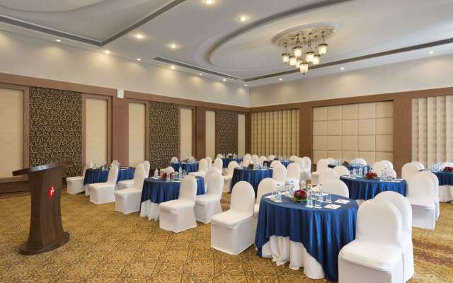 Ramada by Wyndham Udaipur Resort and Spa
