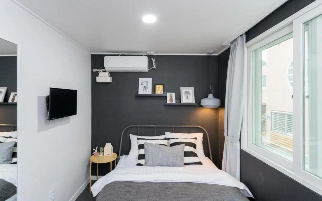 Mono House Hongdae 3 Annex