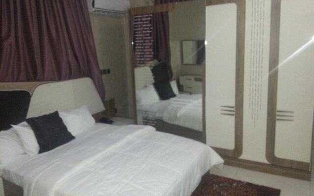 Tenache Hotels