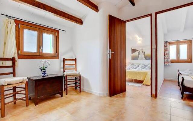 Pilar House