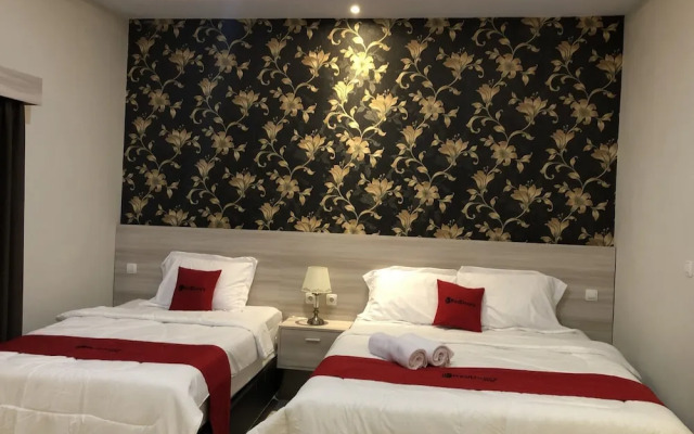 RedDoorz Plus near Solo Paragon Mall