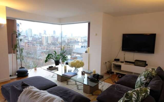 Stunning Apartment With Views Across London