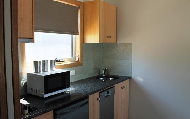 Coles Bay Stone Cottage