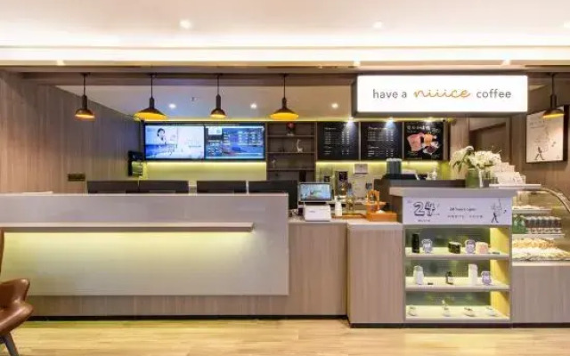 HanTing Hotel (Dalian Development Zone Subway Station)