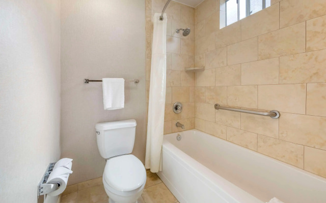 Best Western Plus Stovall's Inn
