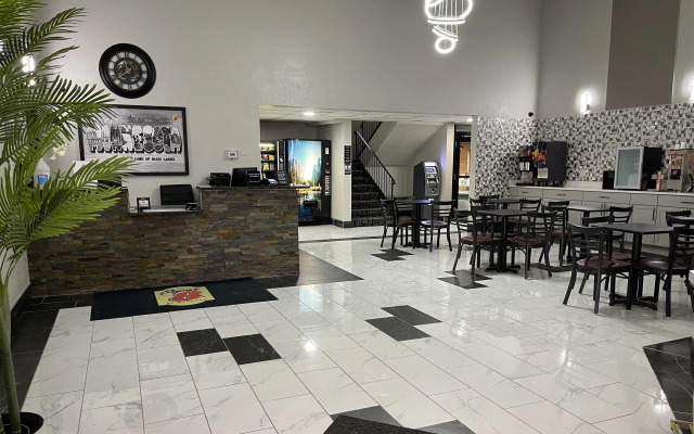 Super 8 by Wyndham Shakopee