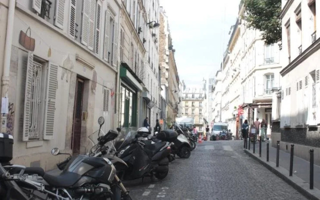 Montmartre Pigalle Apartment