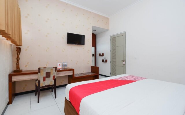 Arya Graha by Airy Rooms