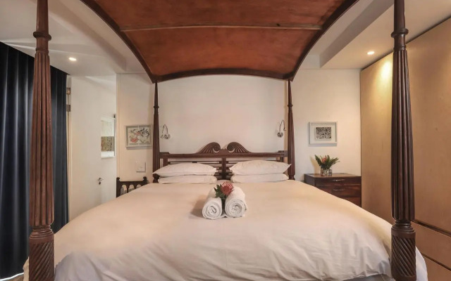 17 Marine Hermanus, Apartment 103 with private Hot Tub