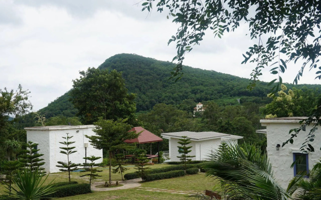 WhiteRock Resort Pakchong
