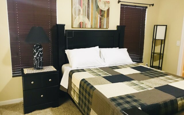 Spacious 3 BR Ranch House W Patio Yard in a Quiet Suburb