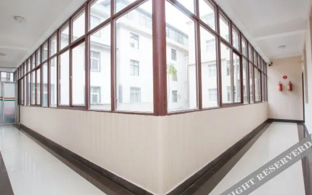 OYO DaLiYuLongTingHaiHotel