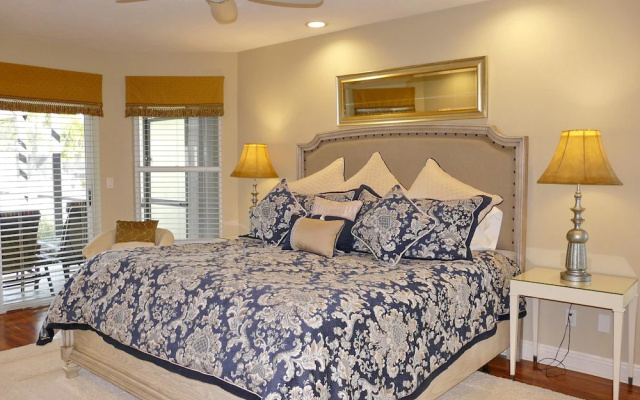 910 Olive Court