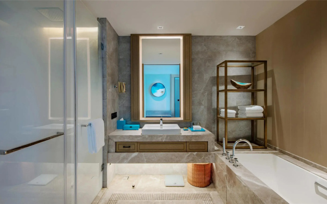 DoubleTree by Hilton Shanwei