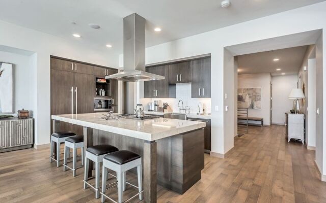 Platinum Two Bedroom 2 Apartment Hotel by RedAwning