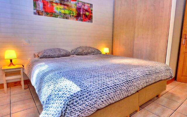 Serene Holiday Home in Cussac with Private Terrace, Barbeque