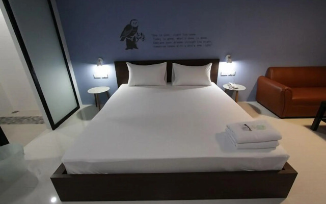 Eazy Motel Bangna