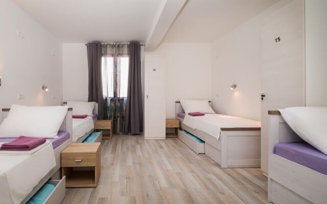 Hostel Šakic