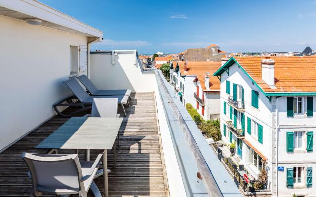 Kemaris Hotel