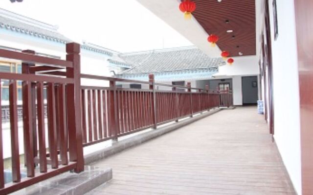 Suzhou Romantic Cabin Panmen