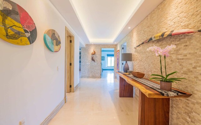 Amazing 3 Bedroom Condo