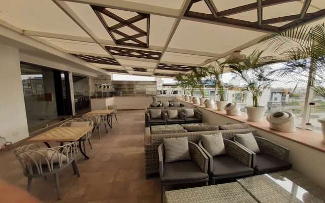 Hotel 18 Keys