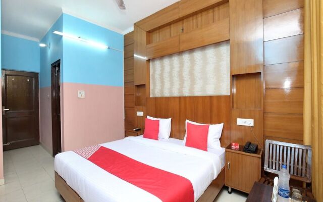 OYO 5906 Hotel Skyfox