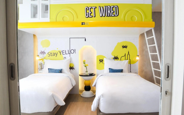 YELLO Hotel Harmoni Jakarta