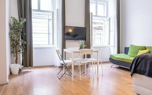 Cozy 2BR Apt With Excellent Connectivity