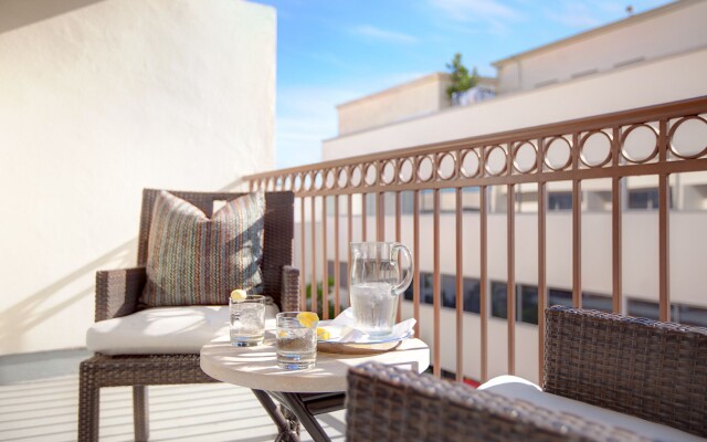 Luxe Rodeo Drive Hotel