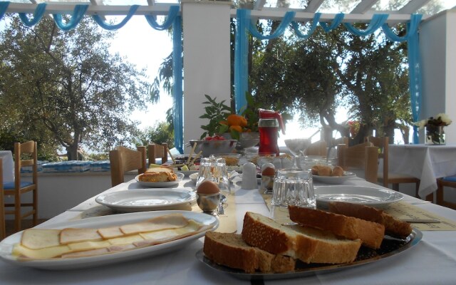 Kinira Beach Hotel