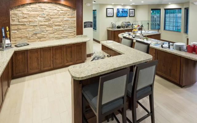 Staybridge Suites Omaha West
