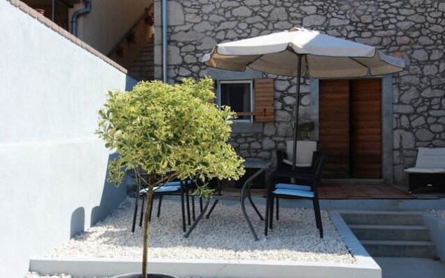 House Fortuna -stone house just few min.from beach