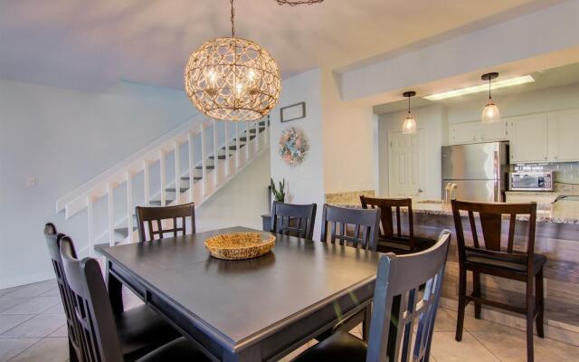 2 B, Three Bedroom Townhome