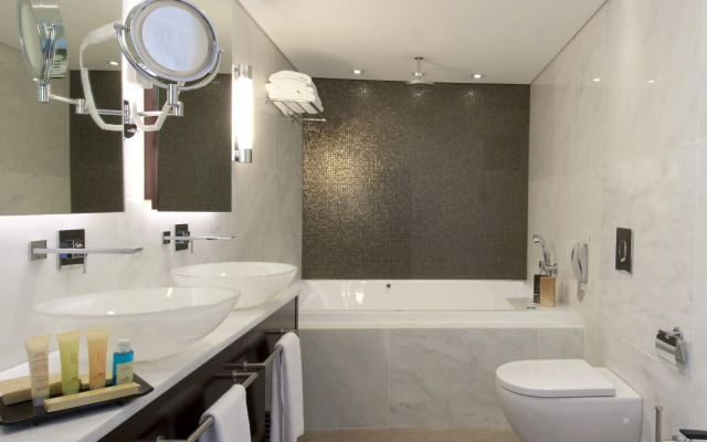 Crowne Plaza Tel Aviv Beach by IHG