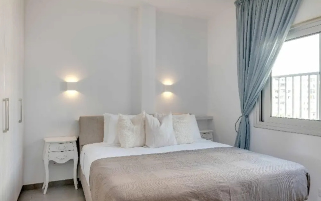 Phaedrus Living Beach Front Flat Kyma
