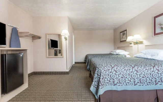 Days Inn by Wyndham Portland Central